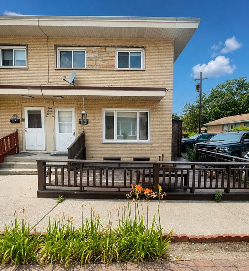 d-4718 Church St, Skokie, IL, 60076-4133 | Card Image