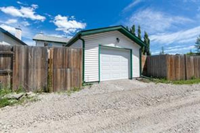 242 Cranberry Close Se, House detached with 3 bedrooms, 1 bathrooms and 2 parking in Calgary AB | Image 24