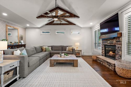 165 S Barkvine Way, Star, ID, 83669 | Card Image