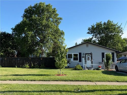 362 Brace Avenue, Elyria, OH, 44035 | Card Image