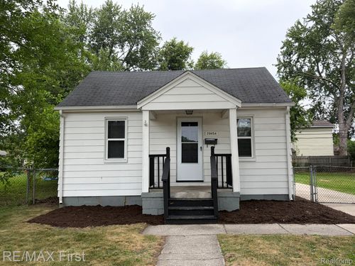 29454 Maplewood St, Garden City, MI, 48135-2031 | Card Image