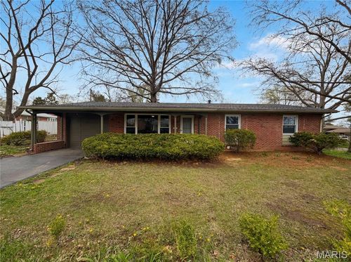 569 Lodge Drive, St Louis, MO, 63126 | Card Image