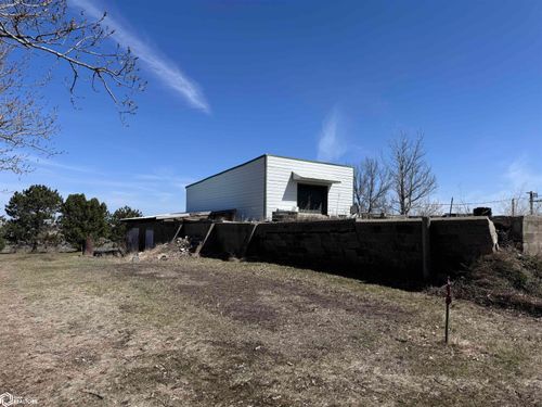 1030 Highway 18, Britt, IA, 50423-8601 | Card Image
