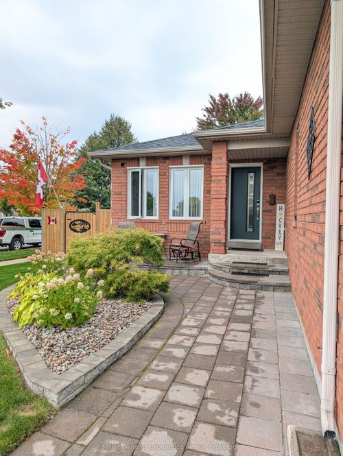 66 Coleman Dr, Barrie, ON, L4N0N9 | Card Image