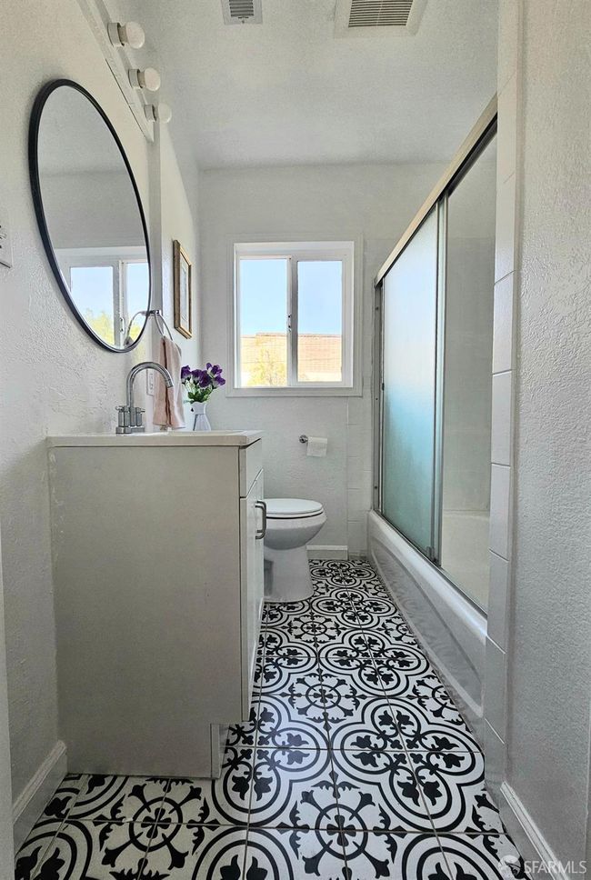 21235 Kahlert St, House other with 3 bedrooms, 2 bathrooms and 1 parking in Castro Valley CA | Image 28