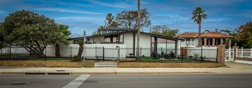 1617 Ocean Dr, Corpus Christi, TX, 78404-1802 | Card Image