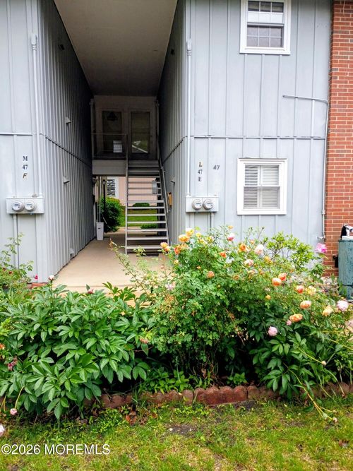 47L Cambridge Ct, Lakewood, NJ, 08701-6289 | Card Image
