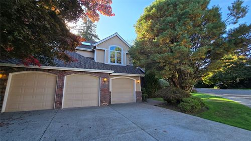16323 Ne 50th Way, Redmond, WA, 98052 | Card Image