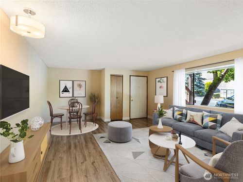 apt-e103-690 Nw Atalanta Way, Oak Harbor, WA, 98277-2054 | Card Image