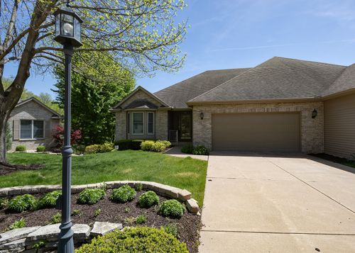 0-3646 71st Street Ct, Moline, IL, 61265-8011 | Card Image