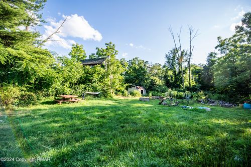 237 Strawberry Hill Rd, Sciota, PA, 18354-7609 | Card Image