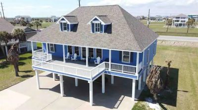 18714 W De Vaca Lane, House other with 4 bedrooms, 3 bathrooms and null parking in Galveston TX | Image 2