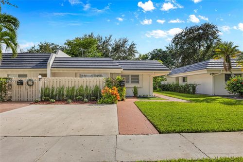 8134 Sw 83rd St, Miami, FL, 33143-6617 | Card Image