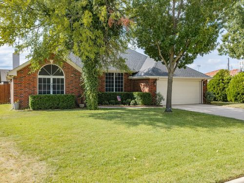2106 Ridgewood Drive, Bridgeport, TX, 76426 | Card Image
