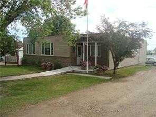 416 Arena Ave, Trochu, AB, T0M2C0 | Card Image