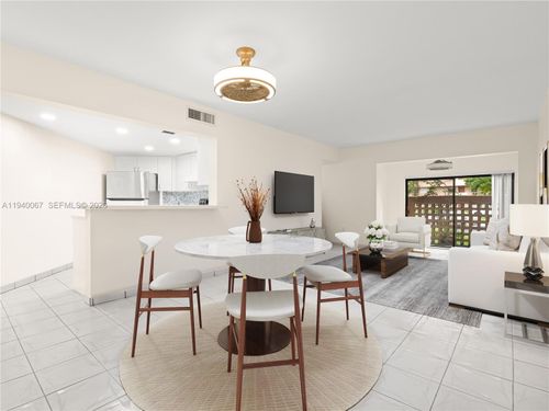 8-10249 Nw 9th Street Cir, Miami, FL, 33172-6639 | Card Image