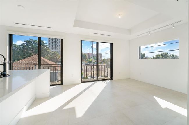 3349 - 3345 Sw 22 Nd Ter, Townhouse with 3 bedrooms, 3 bathrooms and null parking in Miami FL | Image 4