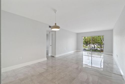 g209-7500 Sw 82nd St, Miami, FL, 33143-7390 | Card Image