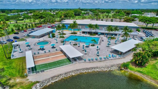 446 - 446 Flanders J, Condo with 2 bedrooms, 2 bathrooms and null parking in Delray Beach FL | Image 26