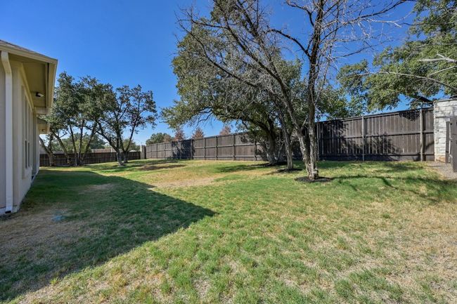 Spacious backyard great for pets and entertaining. | Image 28