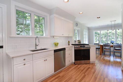 147 Midland Ave, Bronxville, NY, 10708-1808 | Card Image