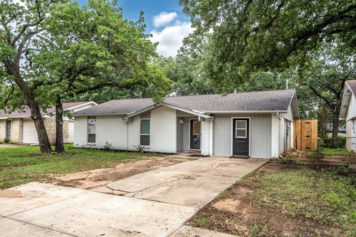 1050 Winterwood Dr, Lewisville, TX, 75067-5036 | Card Image