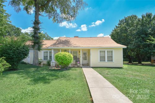 1023 Parker St, Monroe, NC, 28112-6260 | Card Image