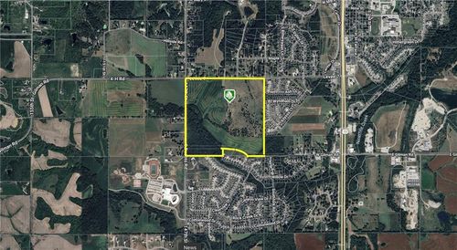 811 4h Rd, Lansing, KS, 66043-6228 | Card Image