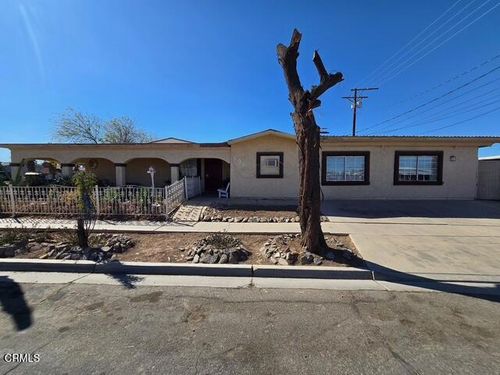 606 Smoketree Dr, El Centro, CA, 92243 | Card Image