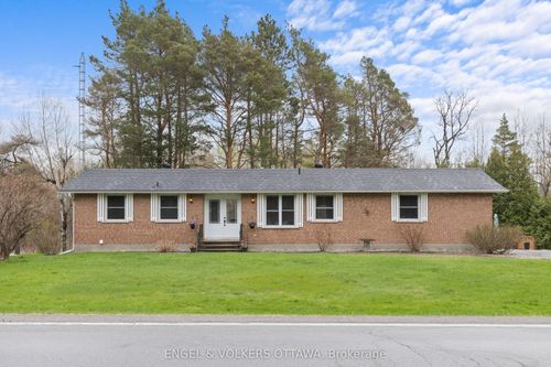 9241 County Road 44 Road, Edwardsburgh/Cardinal, ON, K0G1T0 | Card Image