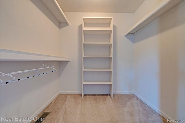 Bedroom 2 walk in closet | Image 28