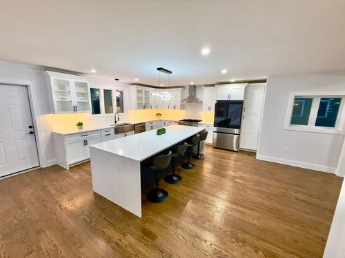 40 Centre St, Danvers, MA, 01923-1440 | Card Image