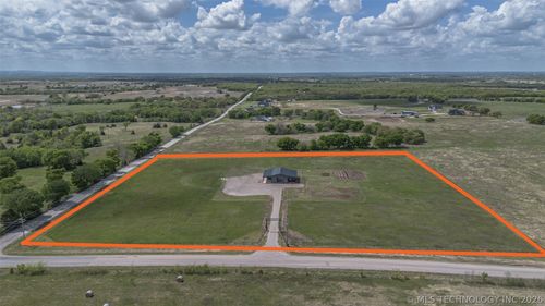 7049 Sunshine Rd, Davis, OK, 73030-9704 | Card Image