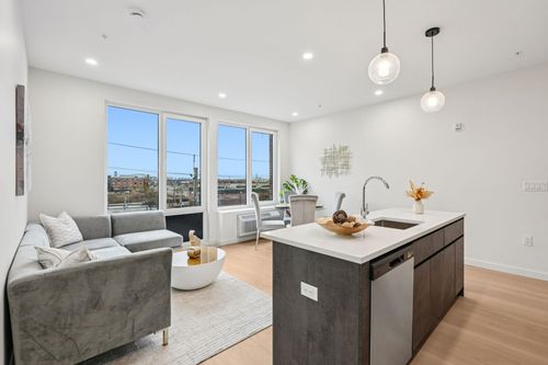 305-1 Mallory Ave, Jersey City, NJ, 07305-1116 | Card Image