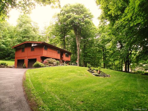 25 Ponderosa Rd, Carmel, NY, 10512-3632 | Card Image