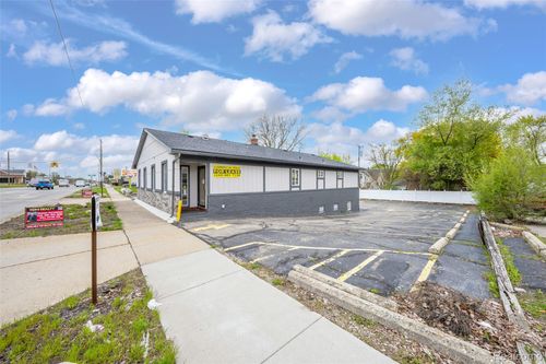 1095 W Huron St, Waterford, MI, 48328-3735 | Card Image