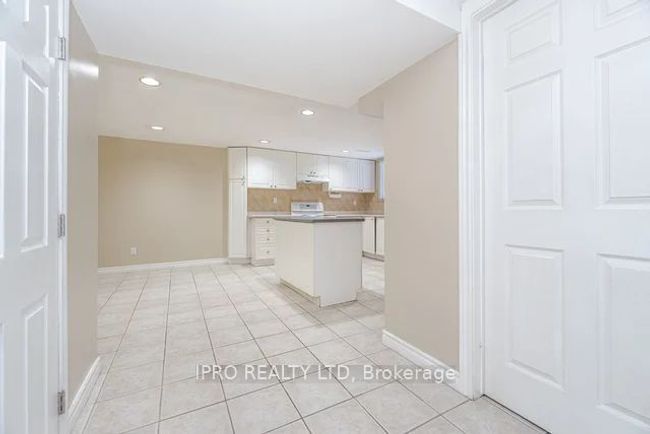 BSMNT - 71 Daniels Cres, House other with 2 bedrooms, 1 bathrooms and 2 parking in Ajax ON | Image 5