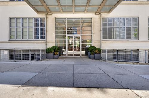 250-27-28 Thomson Ave, Long Island City, NY, 11101-2934 | Card Image