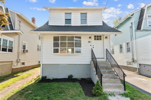 96 Henry St, East Haven, CT, 06512-4757 | Card Image