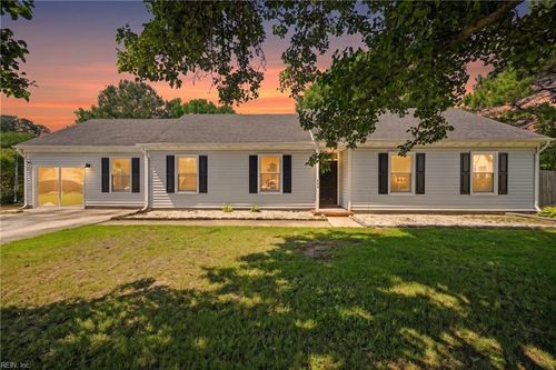 444 Fleming Cir, Chesapeake, VA, 23323-3807 | Card Image