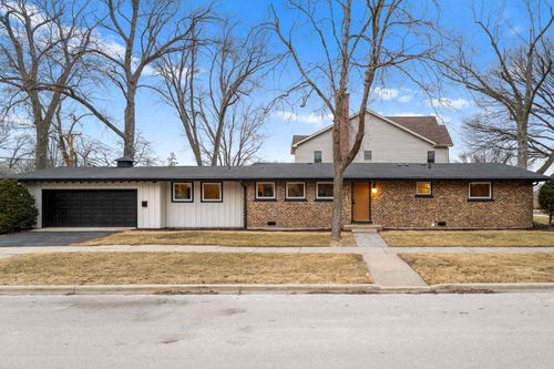 461 W Grantley Ave, Elmhurst, IL, 60126-2272 | Card Image