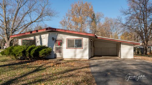 70 Circle Drive, Montgomery, IL, 60538 | Card Image