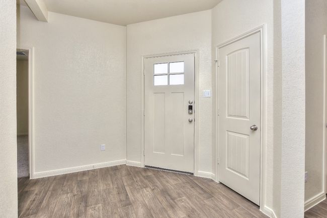 Entry/Foyer | Image 6