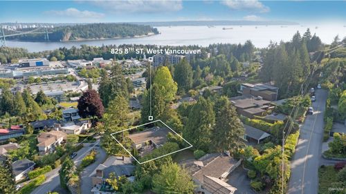 825 8th St, West Vancouver, BC, V7T1S1 | Card Image