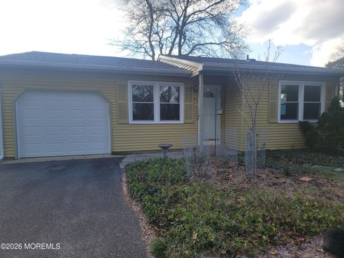 31 Chelsea Dr, Whiting, NJ, 08759-2345 | Card Image