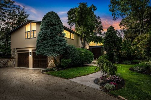 133 Oak Hill St, Newton, MA, 02459-3455 | Card Image