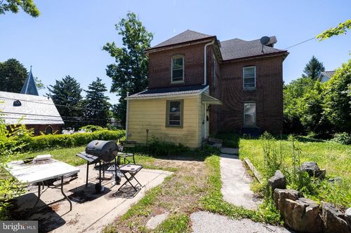 201 W Baltimore Ave, Clifton Hts, PA, 19018-1406 | Card Image