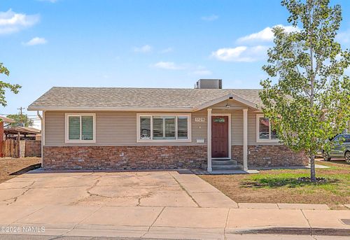 1126 N Williamson Ave, Winslow, AZ, 86047-2728 | Card Image