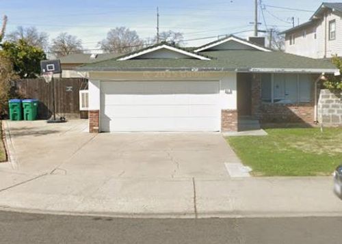 857 Lloyd St, Lodi, CA, 95240-4337 | Card Image