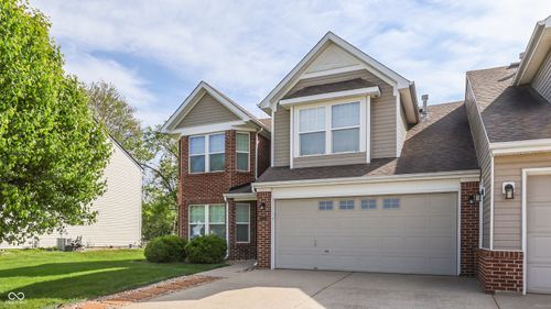 7427 Oak Knoll Dr, Indianapolis, IN, 46217-5259 | Card Image